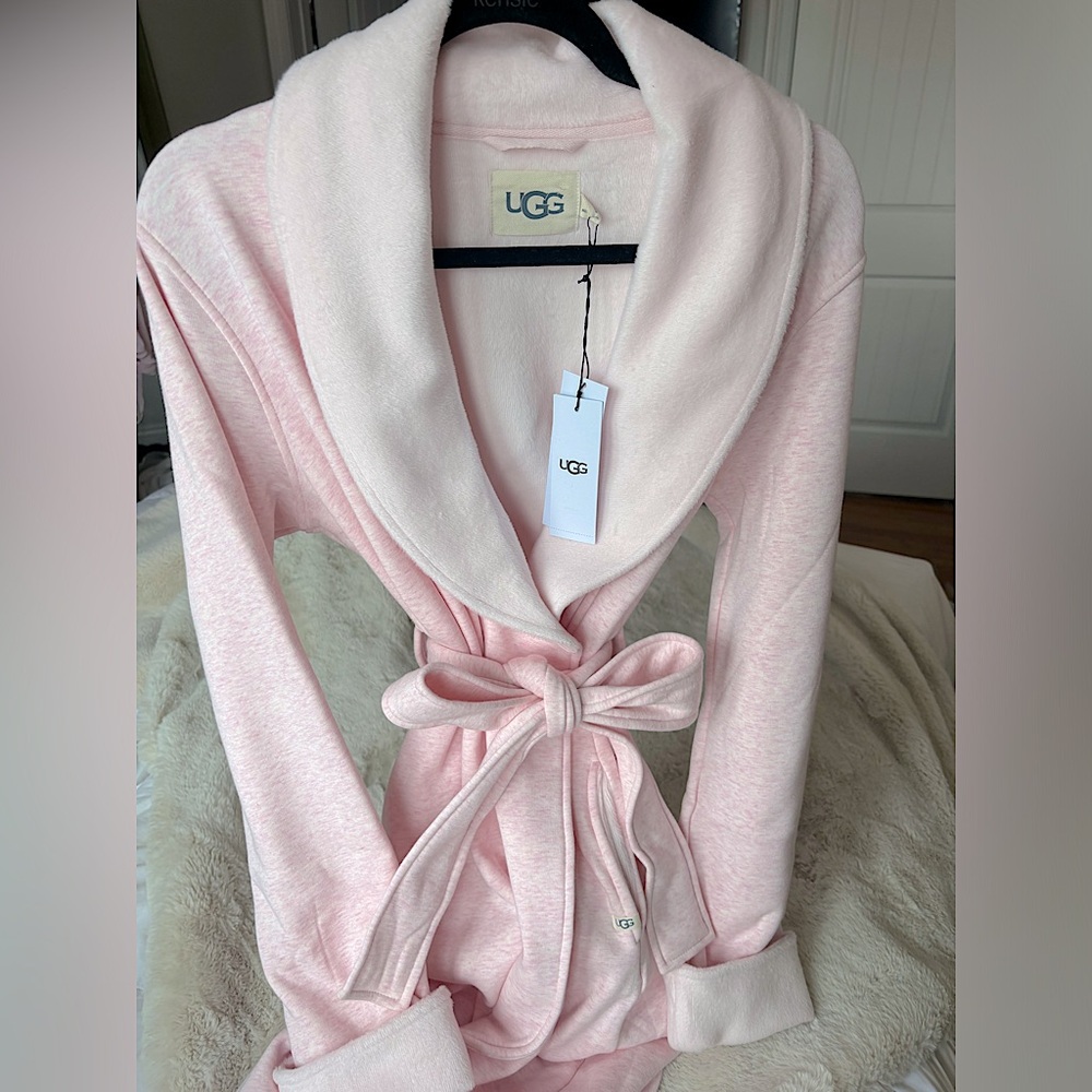 UGG pink plush robe, with pink bow